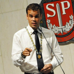 Caio César Álvares Loro Netto